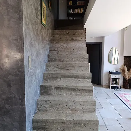 Pres De La Villa